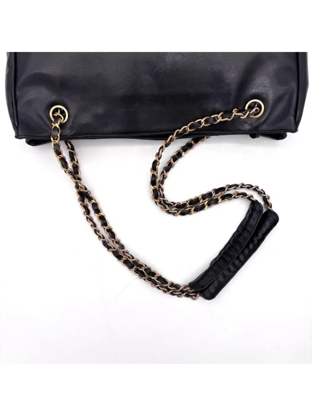 Chanel Quilted Lambskin Chain Shoulder Bag Black Gold